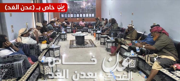 قبائل باكازم تُمهل سلطات أبين 72 ساعة للاستجابة لمطالبها بشأن قضية الفقيه