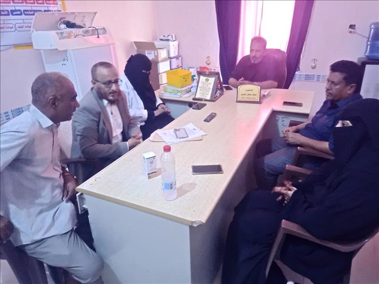 القادري يناقش مع رئيس مؤسسة العيون الاستعداد لإقامة مخيم العيون المجاني بمستشفى زنجبار