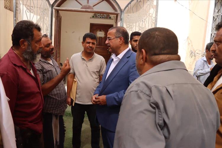 الوزير الزعوري يطلع على أداء صندوق رعاية وتأهيل المعاقين بعدن