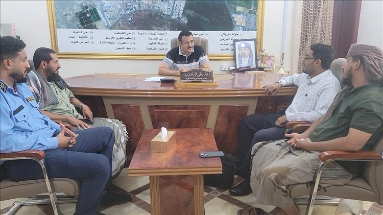 مدير عام المنصورة يؤكد أهمية الدور المجتمعي المساند لجهود السلطة المحلية بالمديرية