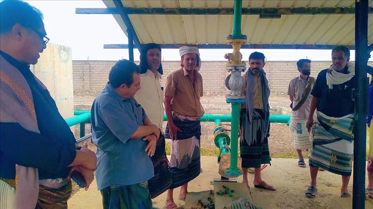 السلطة المحلية والأمن في مديرية لودر تنفذان نزولاً ميدانياً إلى "محطة الكور" للغاز المنزلي.