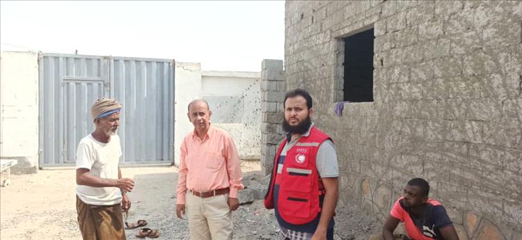 مدير عام زنجبار يطّلع على الأعمال الإنشائية لغرفة الطوارئ التوليدية بالوحدة الصحية الشيخ سالم