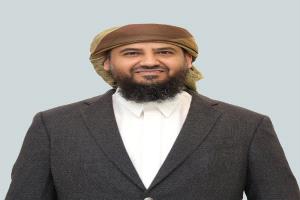 خلال اتصال هاتفي.. المحرّمي يعزي اللواء بن بريك في وفاة شقيقه وابن عمه