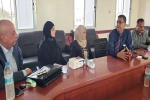 مدير عام صحة لحج يلتقي بوفد مركز البحوث بجامعة عدن ويناقش معه بحث تقييم عمل البرامج الصحية بالمحافظة