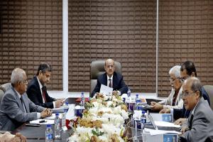عاجل : تفاصيل إجتماع هام لقيادة البنك المركزي اليمني بخصوص استقرار العملة المحلية