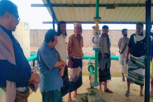 السلطة المحلية والأمن في مديرية لودر تنفذان نزولاً ميدانياً إلى "محطة الكور" للغاز المنزلي.