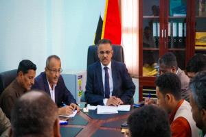 السلطة المحلية بحضرموت تبحث مع العون المباشر أولويات واحتياجات المحافظة للعام 2026م