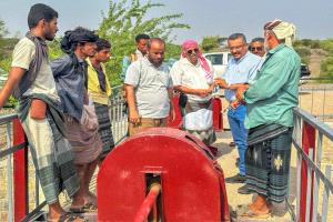 بتكليف من الوزير السقطري .. لجنة وزارة الزراعة تنفذ نزولاً ميدانياً للوقوف على أسباب كارثة السيول بعدن ولحج