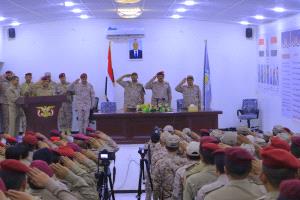 وزير الدفاع يجتمع برئاسة الأركان والهيئات والدوائر والدفعة 17 قيادة وأركان