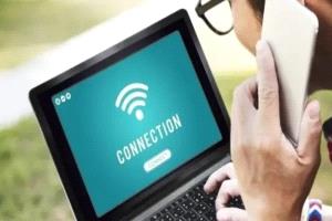 ما مستوى رضا عملاء الإنترنت الثابت في مصر عن الخدمة ؟