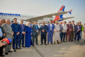 وزير النقل يستقبل وصول الطائرة الجديدة "320 A المسماه "مملكة أوسان" الى مطار عدن الدولي