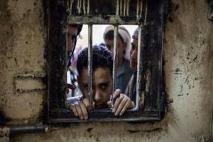 ذمار.. مليشيا الحوثي تعتقل طفلين للضغط على والدهم لتسجيل اعتراف قسري