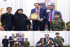 البكري  يستقبل أسرة الشهيد منير اليافعي "أبو اليمامة" ويجدد العهد بالوفاء لتضحيات الشهداء