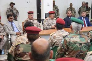 وزير الدفاع ومحافظ سقطرى يطلعان على جاهزية اللواء الاول مشاه بحري