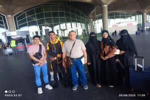 وصول فريق بلادنا المشارك في أولمبياد الكيمياء العاشر مطار علياء الدولي بالمملكة الأردنية