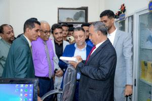 في مبادرة تعليمية رائدة.. جامعة عدن تفتتح مكتبة خيرية نوعية بكلية الحقوق