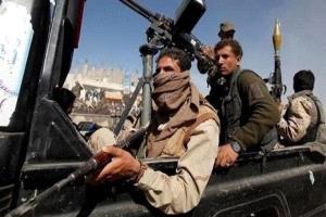 إب.. قيادي حوثي يسجن والده السبعيني على خلفية خلاف عائلي حول ملكية منزل