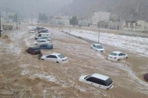 الفاو تحذر من سيول جارفة وانهيارات أرضية في عدة محافظات