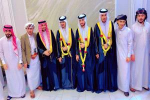 أبناء منطقة العمري يهنئون الشيخ صالح البوبكري واخونه بمناسبة زواج الأبناء
