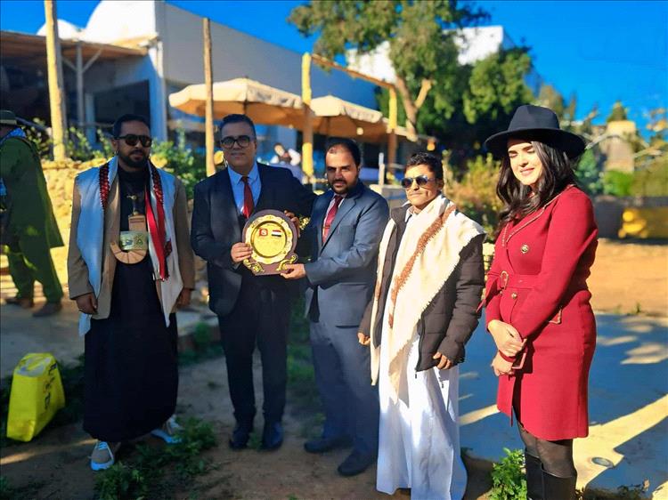 "هنا يجد الشعر صدًى": تونس تُكَرِّم الشاعر اليمني محمود أبوبكر في ليلة وداع تليق بالكلمة