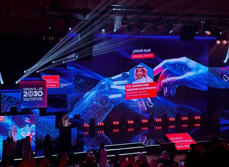 الخريّف: الاستثمارات الصناعية في السعودية تتجاوز 320 مليار دولار
