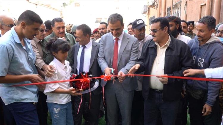 وزير الدولة محافظ عدن يفتتح مركز الشرطة النسائية وقسم الطوارئ بمستشفى 4 مايو