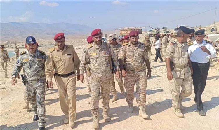 اللوء مرصع قائد محور الغيضة يؤكد جاهزية الوحدات لحماية السواحل والممرات البحرية