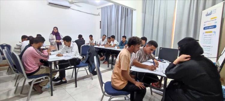 اتحاد طلاب جحاف ينفذ دورة تدريبية في المهارات القيادية بعدن لتعزيز قدرات رؤساء الدوائر