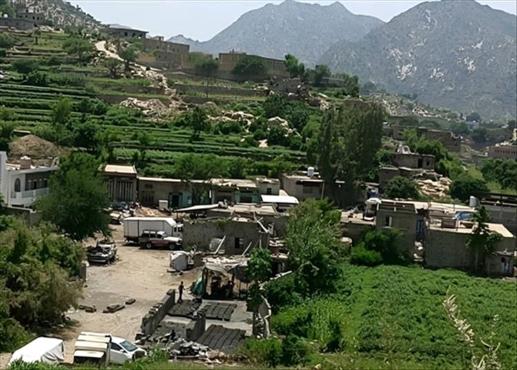 مليشيا الحوثي تفرض حظرًا كاملًا على طريق رئيسية في تعز