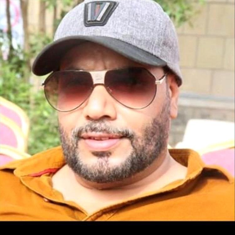 كامل الخوداني يتساءل عن أسباب تكدس الأسلحة الثقيلة في سيئون مقابل معاناة الجبهات من نقص الذخيرة