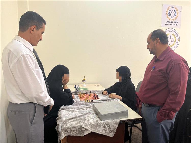 كلية الحقوق تواصل أنشطتها الطلابية