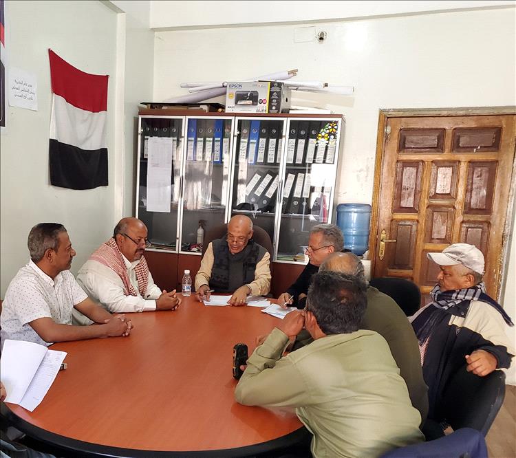 تنفيذي مديرية حيفان يستعرض تقارير النصف الثاني من العام