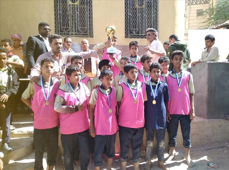 الثامن "ب" بطلاً والثامن "أ" وصيفاً لدوري النجوم المدرسي بصناع المستقبل الأهلية في حبان