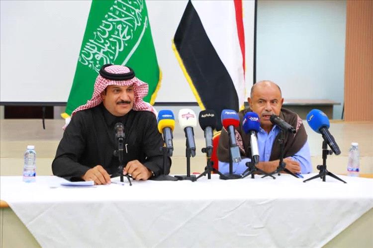 محافظ حضرموت والوفد السعودي يعقدان لقاءً موسعًا مع الوجهاء والأعيان والقيادات السياسية والاجتماعية بالمكلا