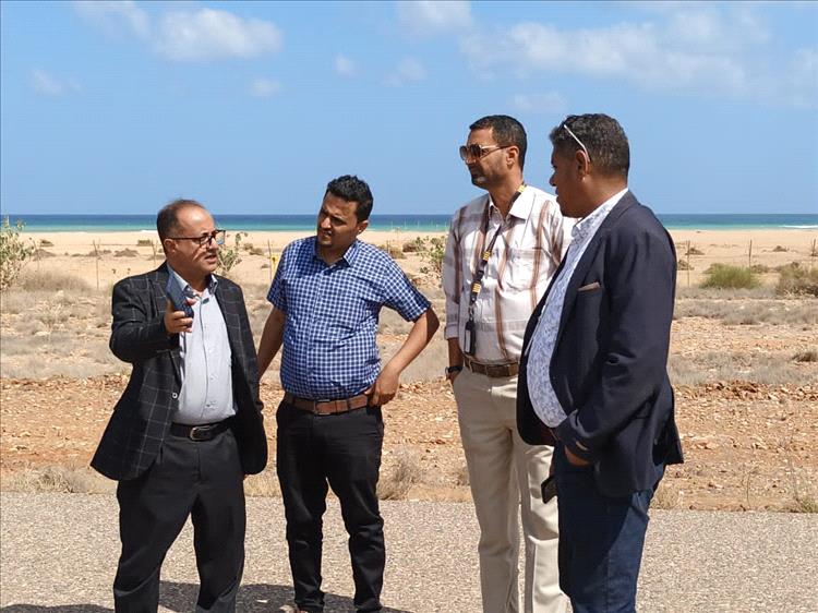 وكيل مساعد قطاع المطارات يختتم زيارته الميدانية التفقدية لمطار سقطرى الدولي