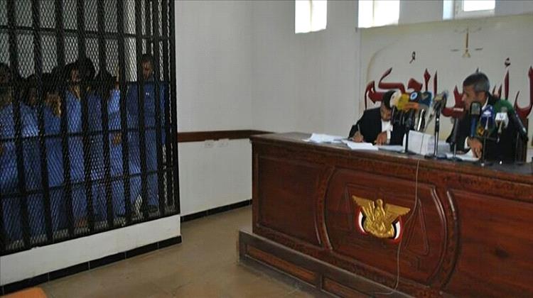 مليــشيا الحو_ثي تبدأ محاكمة 12 مختطفًا بتهمة التخابر