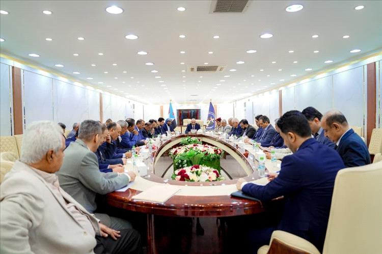 اجتماع مهم لقيادة الانتقالي برئاسة اللواء عيدروس الزُبيدي يرسم توجهات المرحلة القادمة