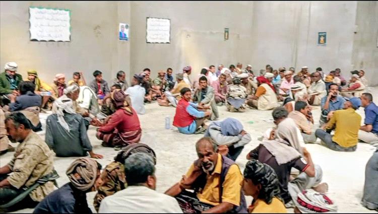 أبناء المنطقة الوسطى بأبين يواصلون الاعتصام المفتوح للمطالبة بإعلان دولة الجنوب العربي