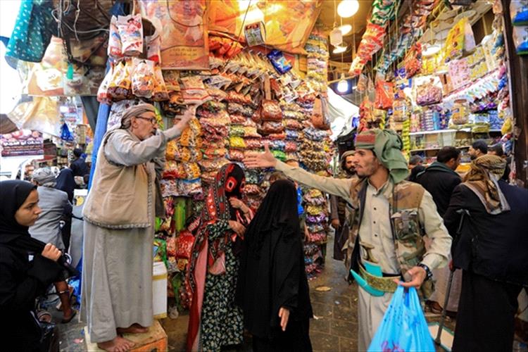 موجة غلاء غير مسبوقة في مناطق مليشيا الحو-ثي تخنق معيشة الناس