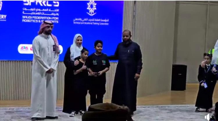 مدارس النورس الأهلية تحصد المركز الثالث عالمياً 
في التحدي العالمي للروبوتات فئة سكراتش M-TEAM بالرياض