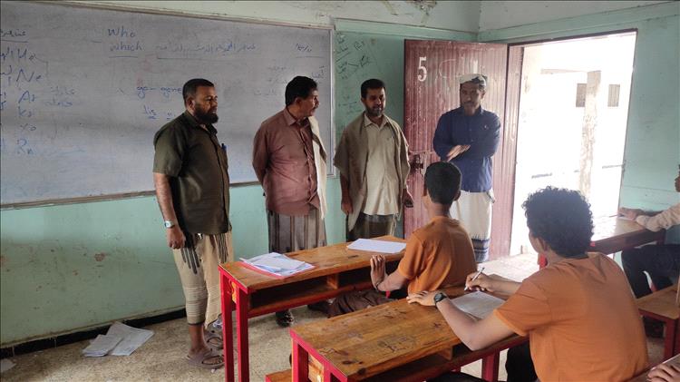 مدير عام مودية يتفقد سير الامتحانات بثانوية جواس