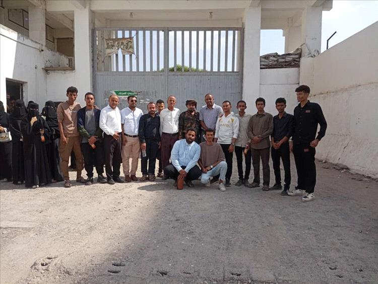طلبة كلية الحقوق - جامعة عدن - ينفذون نزولًا ميدانيًّا إلى إصلاحيةِ السجنِ المركزي