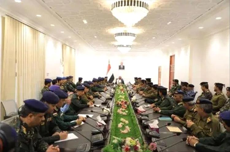 عضو مجلس القيادة العرادة يترأس اجتماعاً موسعاً للقيادات الأمنية
