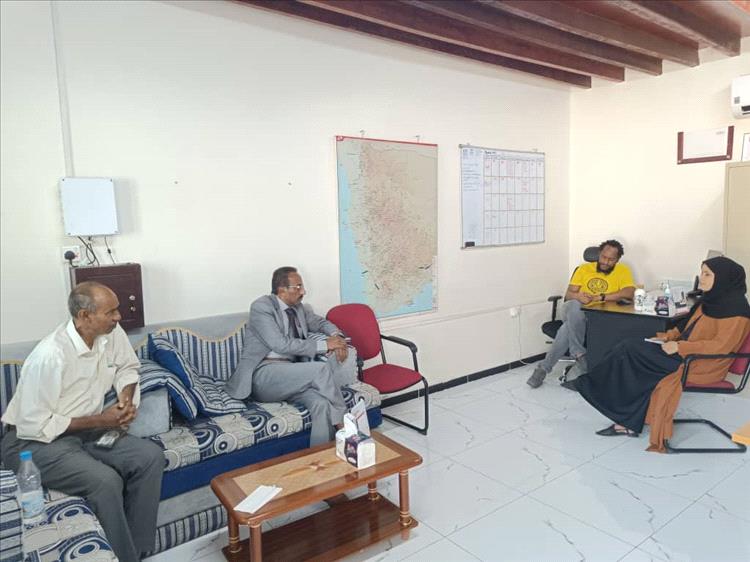 مدير عام موزع يناقش مع أطباء بلا حدود تدعيم وتوسيع تدخل المنظمة في القطاع الصحي بالمديرية