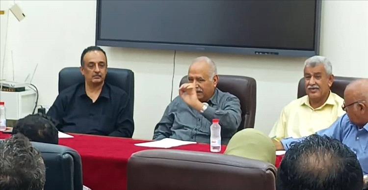 مدير عام صحة عدن يعقد اجتماعه الدوري لمكاتب الصحة والمستشفيات لشهر ديسمبر 2025