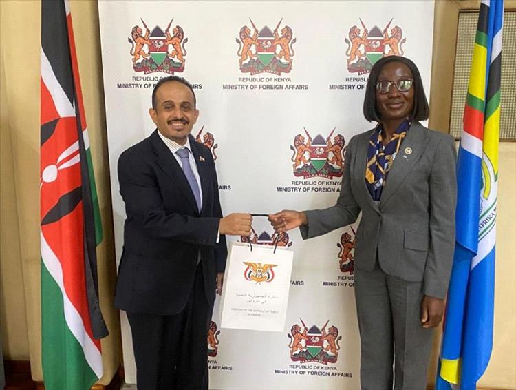 العواضي يبحث مع مسؤولة كيني سبل تعزيز العلاقات الثنائية