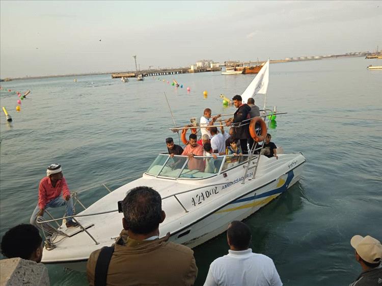 فرتوت يتوج بطلاً في بطولة السباحة بنسختها الـ١٣ بعدن