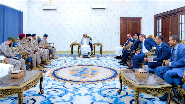 وكالة دولية : المجلس الانتقالي الجنوبي رفض الانسحاب من حضرموت والمهرة خلال محادثات مع وفد سعودي بمعاشيق 