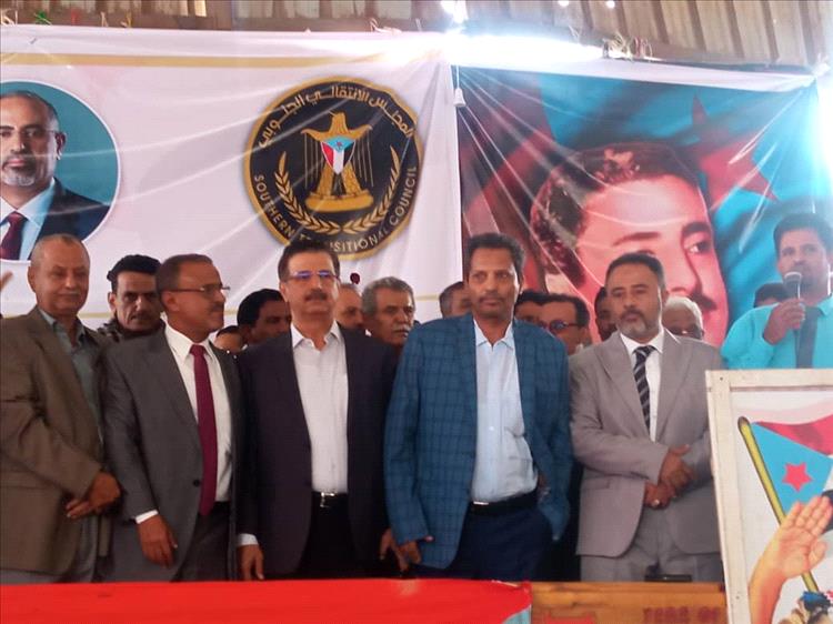 قيادة السلطة المحلية بالمحافظة وأعضاء المكتب التنفيذي ينضمون إلى اخوانهم إلى مخيم الاعتصام بزنجبار 