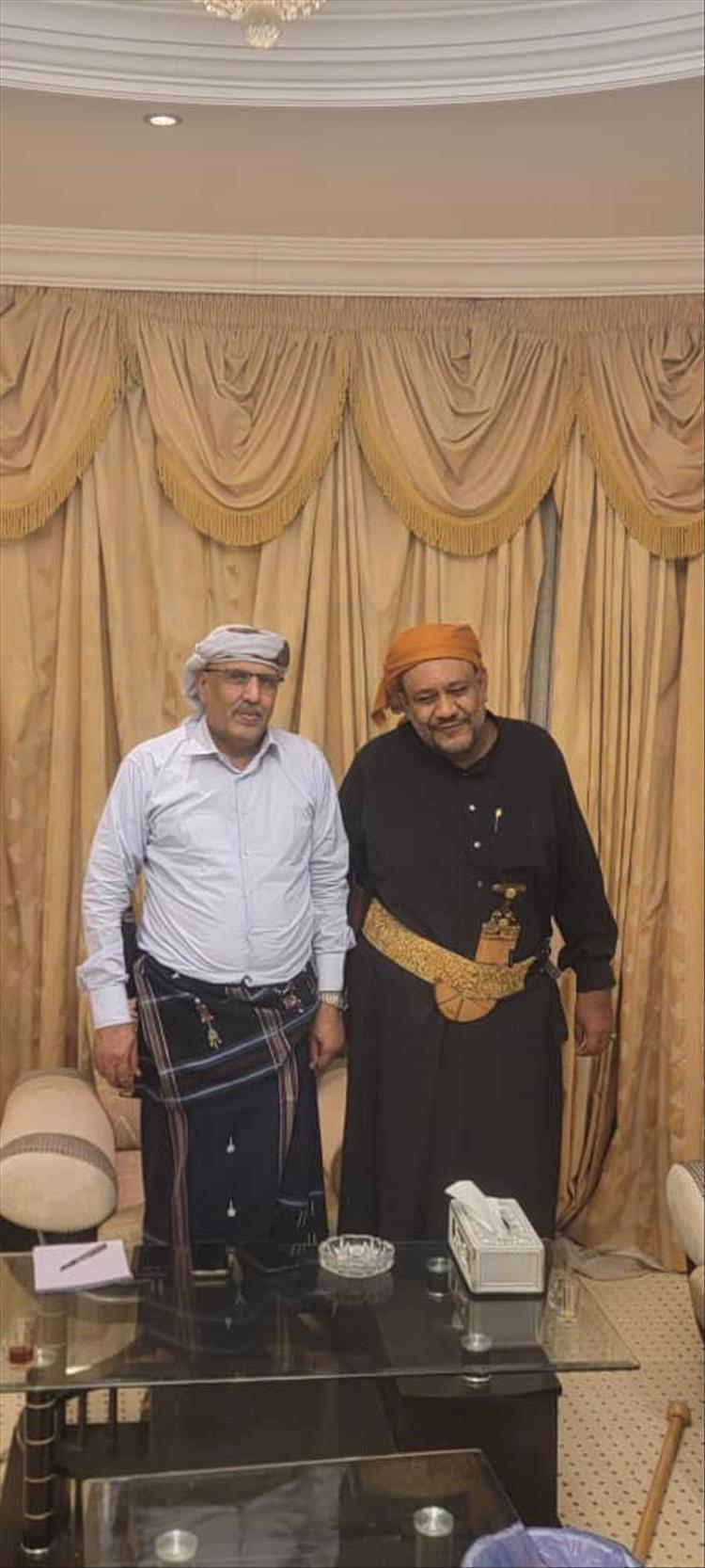 الشيخ الصيعري يلتقي رئيس الجمعية الوطنية الجنوبية ويبحث تعزيز الأمن والاستقرار بوادي حضرموت 